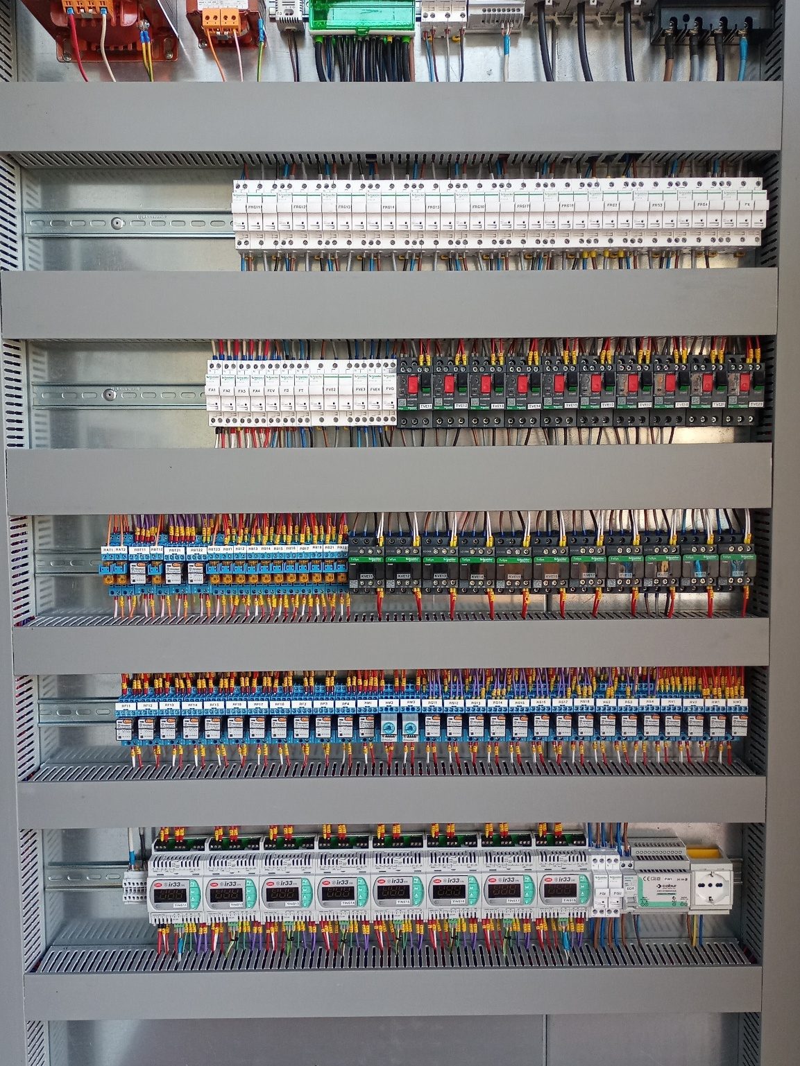 Sistema di controllo elettrico per impianti frigoriferi